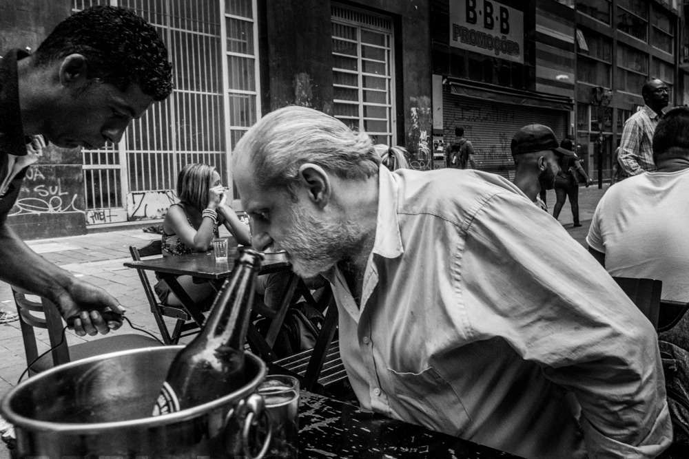 The Decisive Moment in Street Photography: Why Timing is a Mental State by Alessandro Vecchi