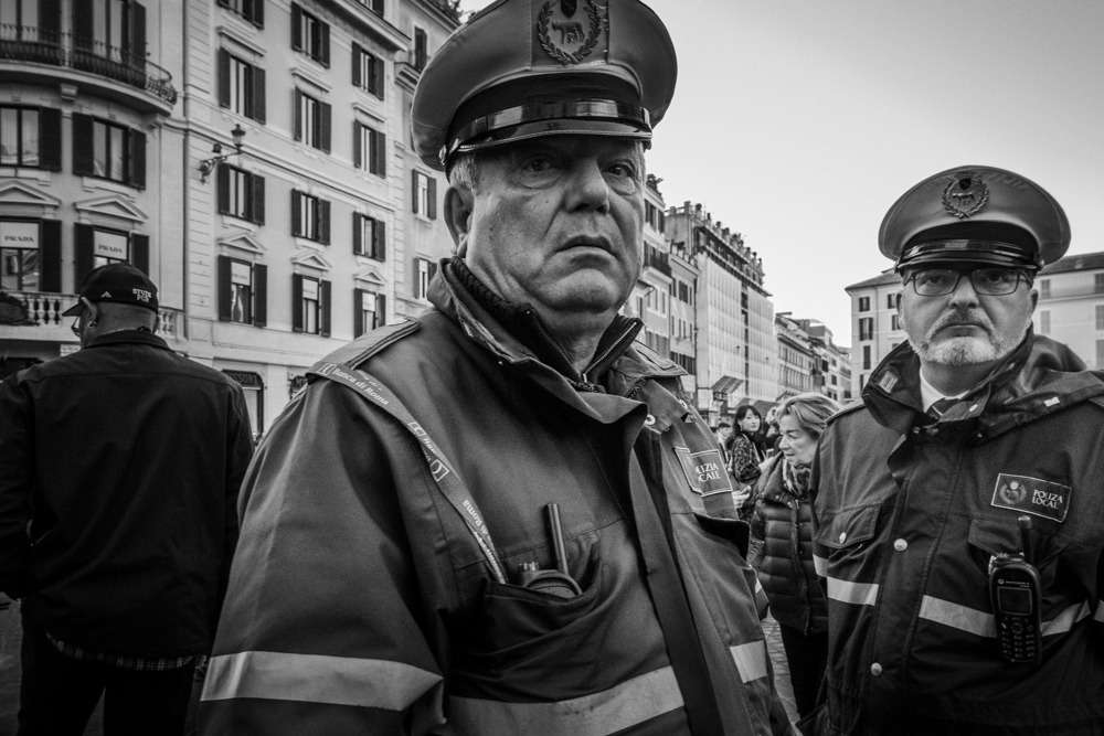 Why Flaneur Photography Survives in the Age of the Posed Image