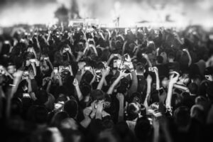 Why We Feel the Need to Document Everything Online by Alessandro Vecchi